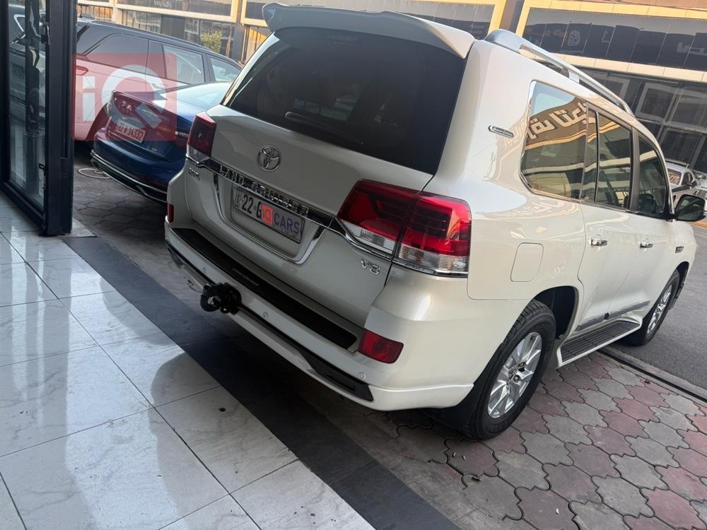 https://cdn.iqcars.io5b0960e4-c014-45c9-8875-a2b9fb6f1882_4.jpg